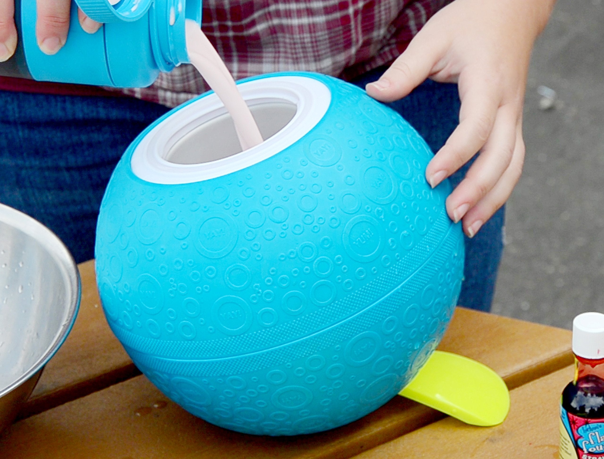 Portable Ice Cream Ball Maker, Manual Homemade Ice Cream Making Toy for Family Fun